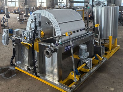 Ventajas del filtro de vacío rotativo en el tratamiento de lodo para la industria de protección ambiental